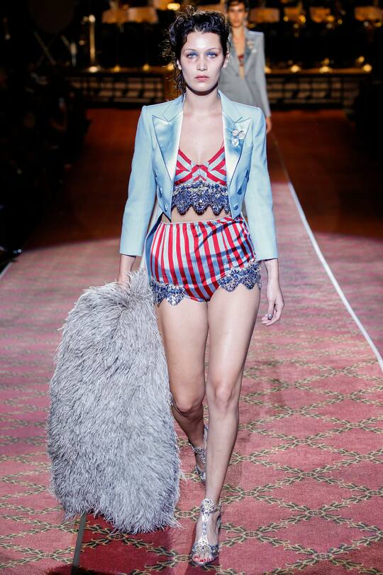 Bella Hadid auf dem Runway