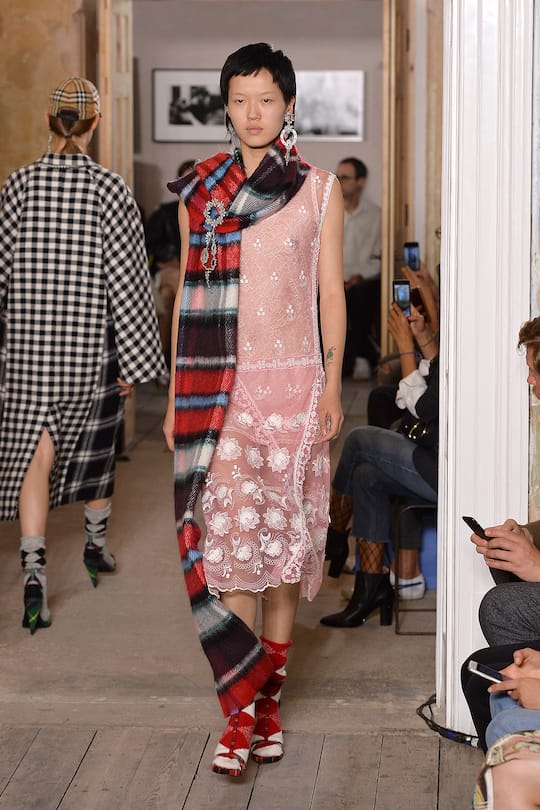Runway-Look bei der Burberry Herbst/Winter 17/18 Show in London