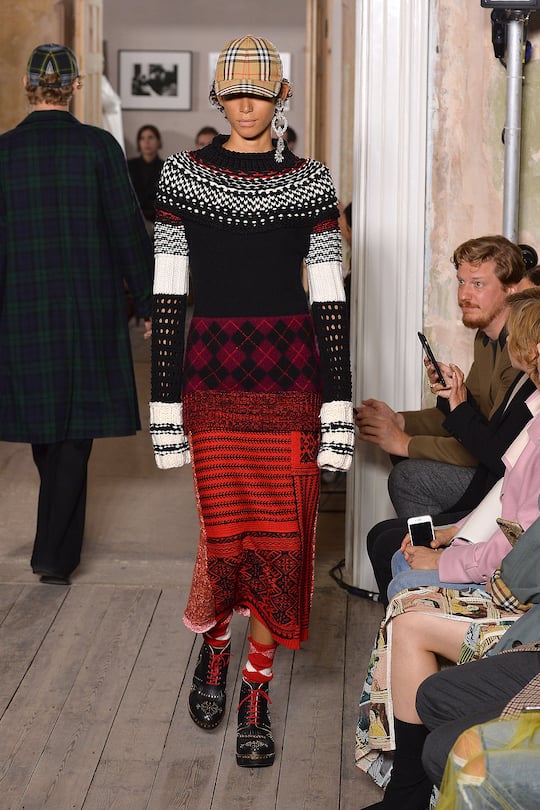 Runway-Look bei der Burberry Herbst/Winter 17/18 Show in London