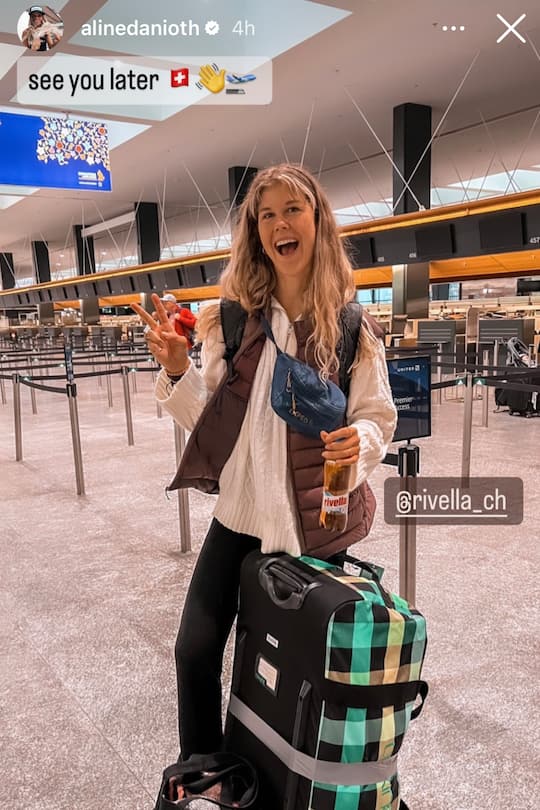 Aline Danioth hat die Koffer gepackt und ist am Zürcher Flughafen bereit für die Ferien.