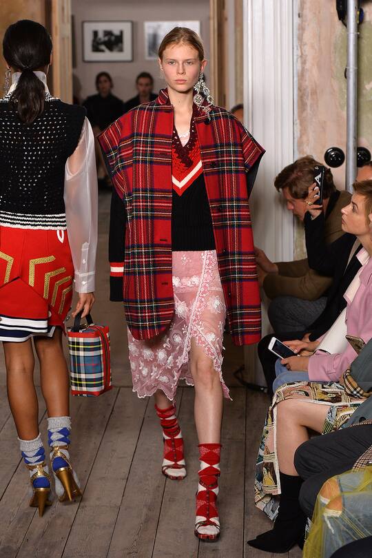 Runway-Look bei der Burberry Herbst/Winter 17/18 Show in London