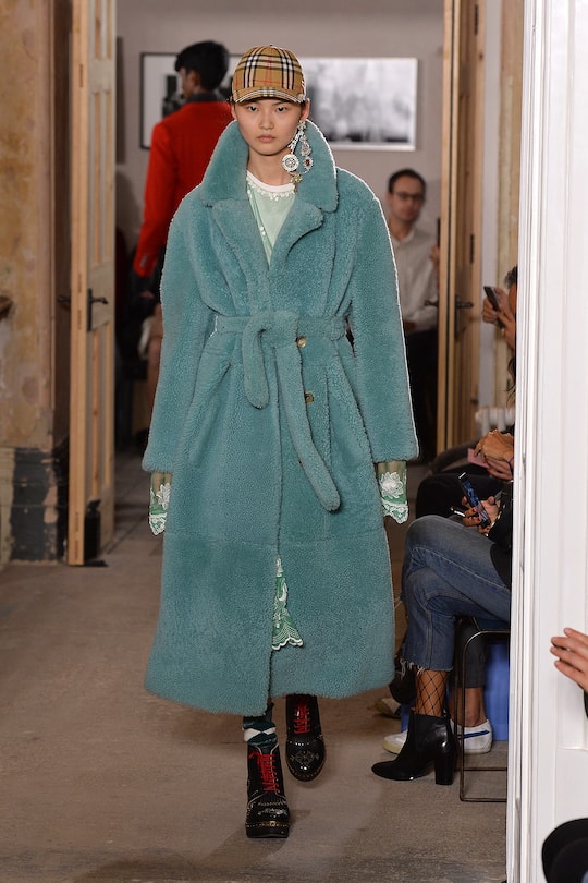 Runway-Look bei der Burberry Herbst/Winter 17/18 Show in London