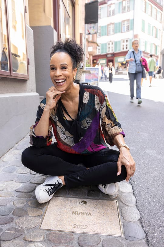 Nubya, Sängerin
