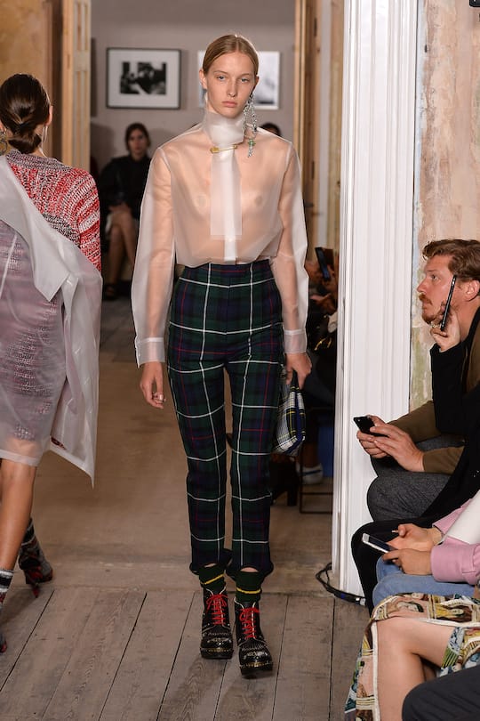 Runway-Look bei der Burberry Herbst/Winter 17/18 Show in London