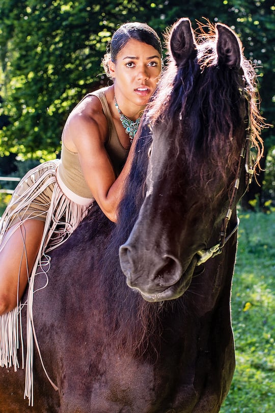 Mujinga Kambundji (ohne Freund) Mode, Fotos