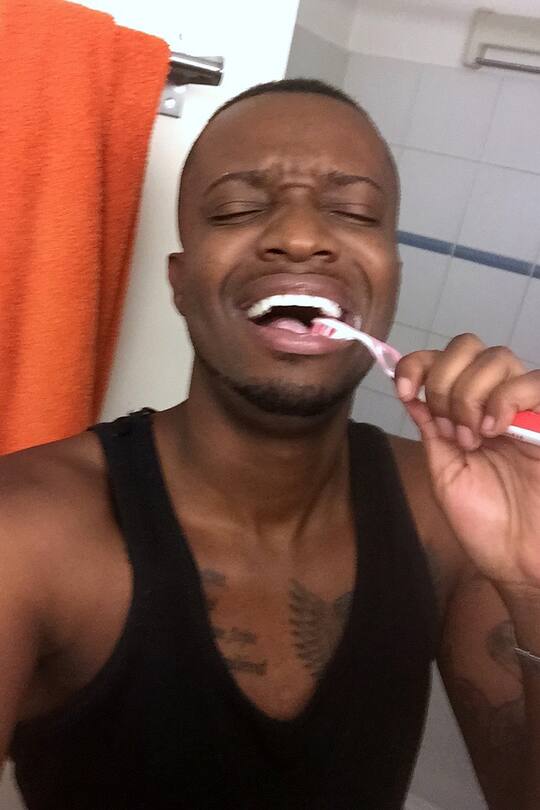 Charles Nguela (Youtube) Giacobbo Müller