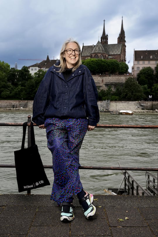 Art-Basel-Direktorin Maike Cruse macht Basel nächste Woche zur Kunstmetropole der Welt: «Der Rhein ist mein absoluter Lieblingsort.»