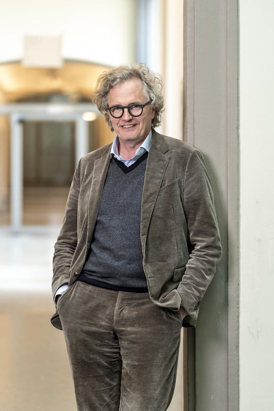 <p>Der 59-Jährige ist Direktor Forensische Psychiatrie und Psychotherapie der Psychiatrischen Universitätsklinik Zürich. 2017 erstellte er ein psychiatrisches Gutachten über den Vierfachmörder von Rupperswil AG. Der gebürtige Deutsche lebt seit 17 Jahren in Zürich.</p>