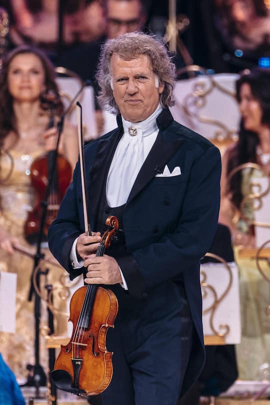 <p>… Sie sei für ihn wichtiger als jeder Preis.</p>