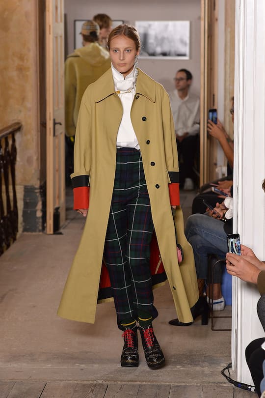 Runway-Look bei der Burberry Herbst/Winter 17/18 Show in London