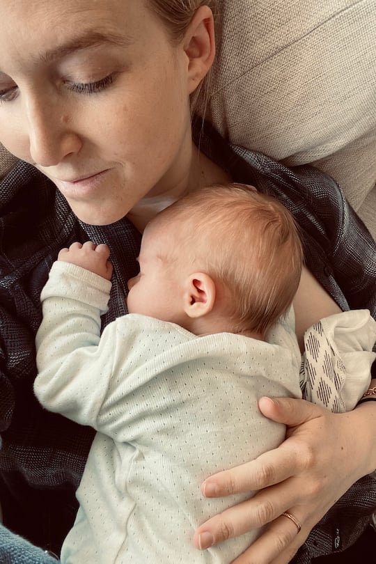 Schauspielerin Sabrina Kern mit Baby Juno