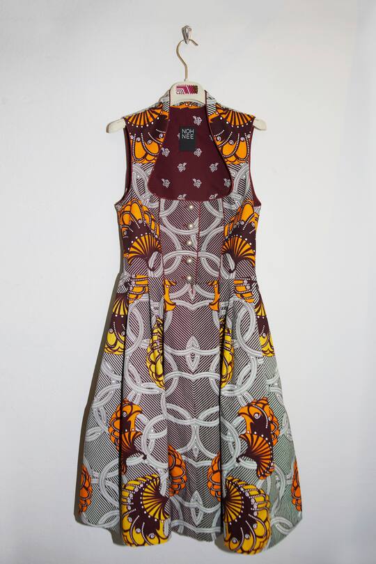 Dirndl aus afrikanischen Waxprint-Stoffen von Noh Nee.