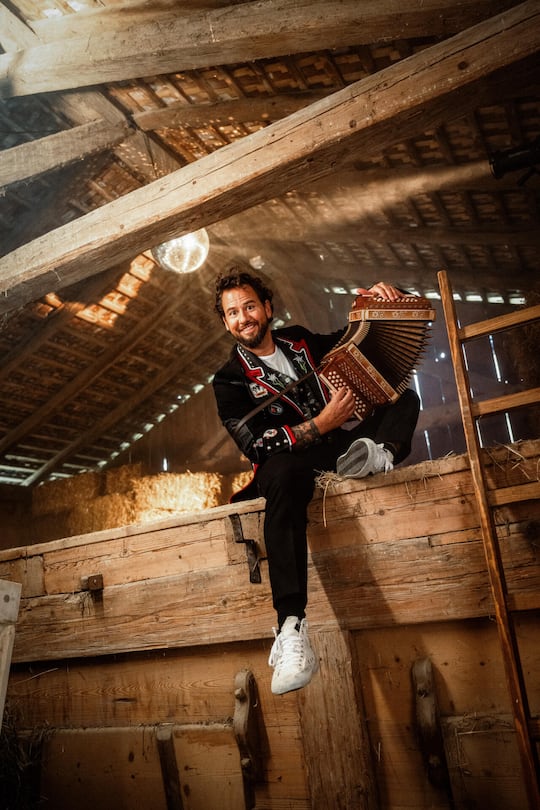 Trauffer, der Tausendsassa: Der Brienzer ist nicht nur Musiker, sondern auch Hotelier und Unternehmer. Seine Holzkühe haben längst Kultstatus erlangt.