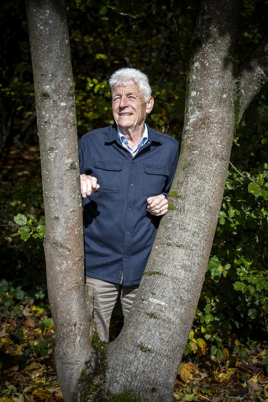 <p>Seit er mit dem Klettern aufgehört hat, wandert Benedikt Weibel viel – meist mit seiner Frau Verena.</p>