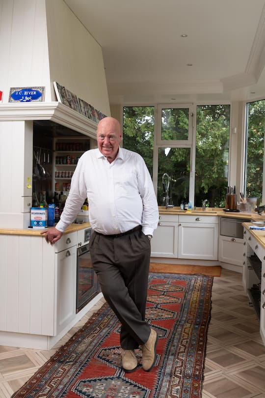 <p>Oft kocht er selber. Jean-Claude Biver liebt die unverfälschte, ehrliche Küche: «Es geht nichts über einen feinen Härdöpfel mit Butter.»</p>