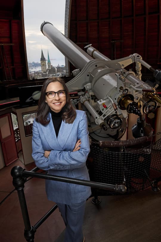 <p>«Die Menschheit hat im Weltall schon so viele Hürden überwunden – da geht noch mehr!»: Nicole Herzog in der Urania-Sternwarte in Zürich.</p>