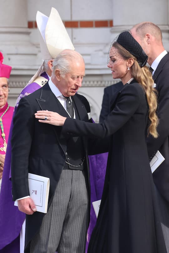 <p>Nicht nur ihre Krebsdiagnose haben König Charles und seine Schwiegertochter Kate noch enger zusammengeschweisst. </p>