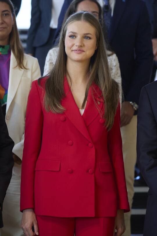 Prinzessin Leonor von Spanien ist attraktiv und Thronfolgerin. Und auch Single?