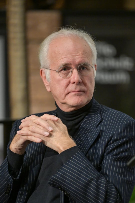 <p>In einem Interview verrät Harald Schmidt, dass er seit zwei Jahren nur 1100 Euro Rente bezieht.</p>