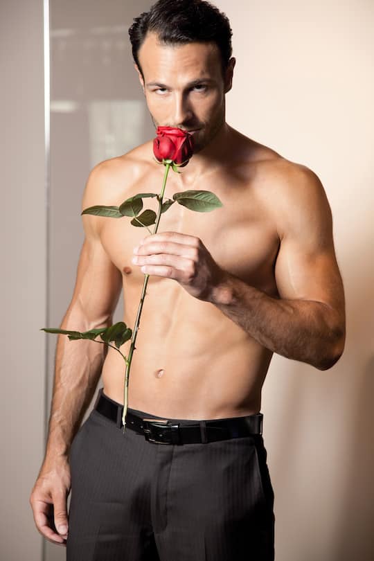 Rosenkavalier Lorenzo Leutenegger hat sich in Cam verliebt. Jetzt soll ein weiterer Mann den TV-Bachelor spielen und auf 3+ eine Frau finden.