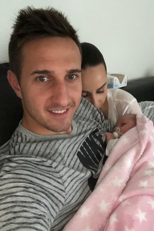 Mario Gavranovic mit Ehefrau Anita und Tochter Leonie