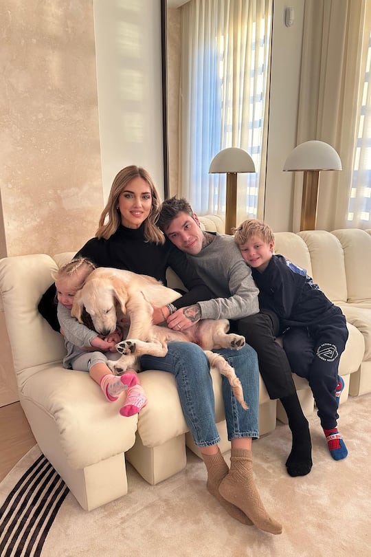 Das neue Designer-Sofa von Chiara Ferragni und Fedez kommt bei ihren Fans nicht gut an