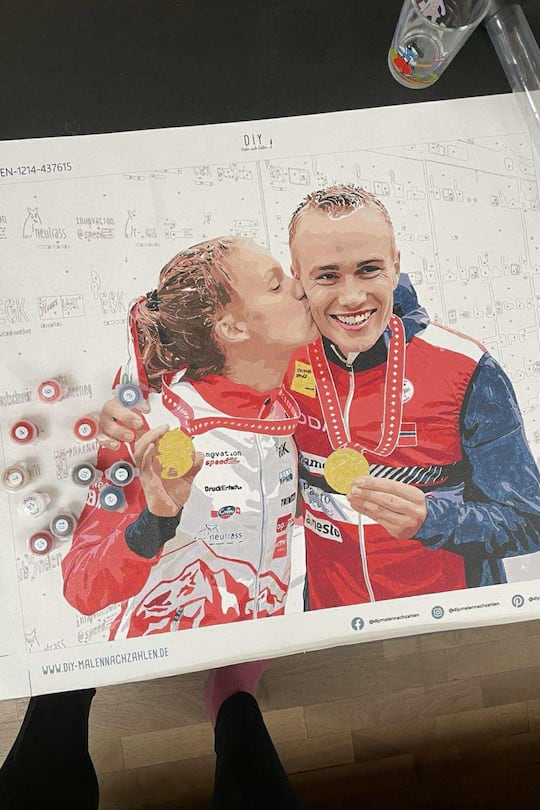 <p>Mein Projekt: Mein Bruder hat mir zu Weihnachten ein Malen-nach-Zahlen-Bild geschenkt – von dem Moment, als mein Freund Kasper Fosser und ich beide Weltmeister über die Langdistanz in Flims-Laax wurden. Daran arbeite ich gerade für unser erstes Wandbild in der neuen Wohnung.</p>