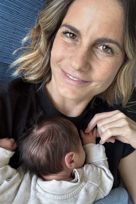 Das erste Bild vom grossen Glück: Fabienne Gyr mit Tochter Ella.