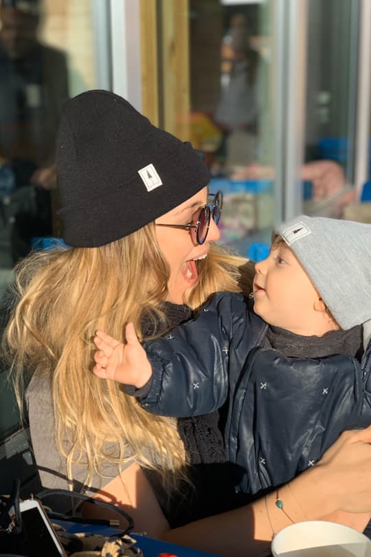 Corinne Co Gfeller mit Baby Bowie Leon