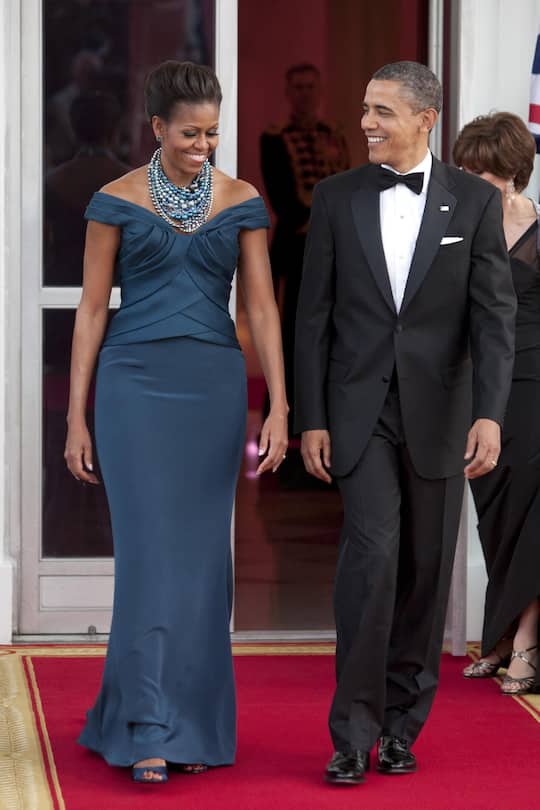 <p>Beim Besuch von Premier Cameron in Washington 2012. Michelle trägt britisches Design von Georgina Chapman.</p>
