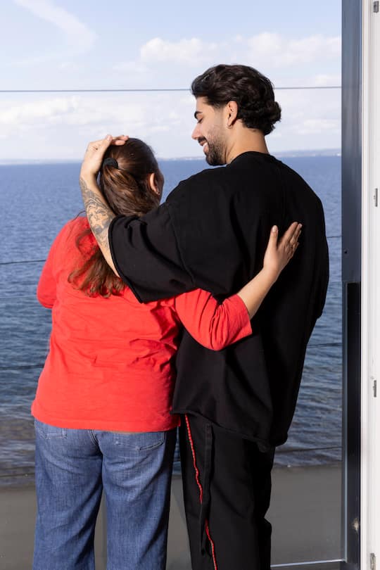 Karim Russo mit seiner Mutter Rosa Russo HS Monet 192. ©Roger Hofstetter