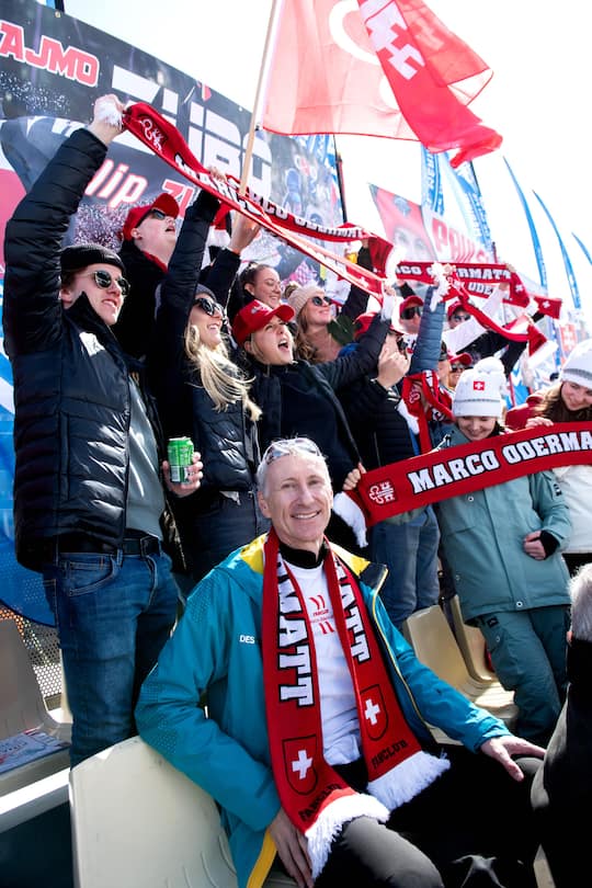 Marco Odermatt, Schweizer Skirennfahrer und Gesamtweltcupsieger 2021/2022 mit Eva Breitenstein und me :-)