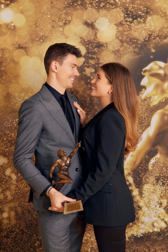 Christian Fassnacht, Schweizer Fussball-Nati, mit Freundin Jennifer Degen, Swiss Sports Awards, SRF Studios, Zürich, 12.12.2021, Foto Lucia Hunziker