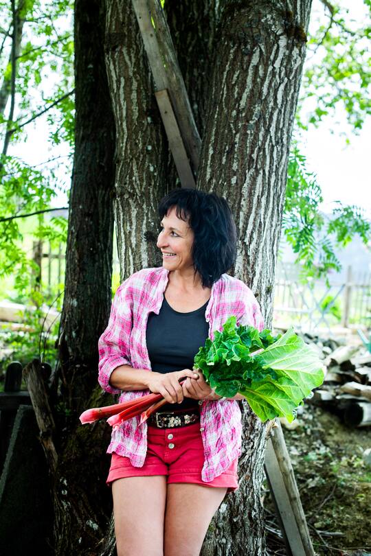 Sabine Reber, Autorin und Gartenexpertin, schreibt ein Buch über Glück, 16. Mai 2022, zu Hause bei Sabine in Gstaad