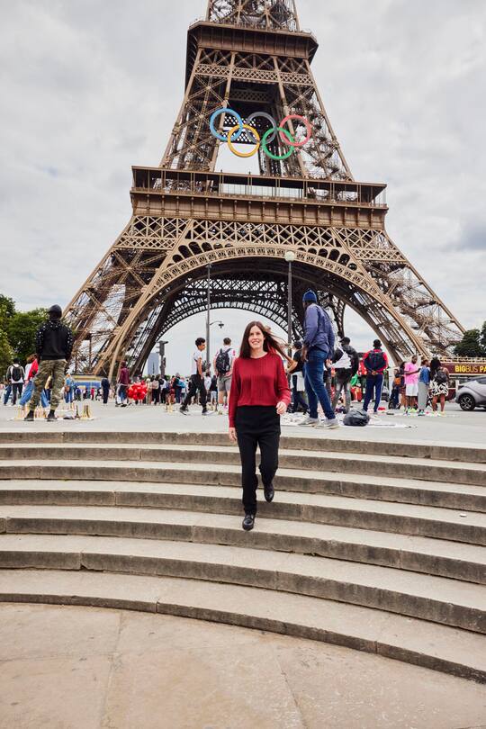 SRF Frankreich Korrespondentin Mirjam Mathis fotografiert in Paris vor dem Start von Olympia 2024