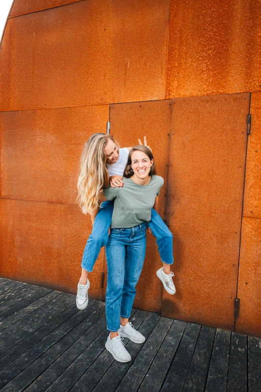 Nina Brunner und Tanja Hüberli, Beach-Volleyballerinnen fotografiert für SI SPORT in Biel RASCH-Fotograf