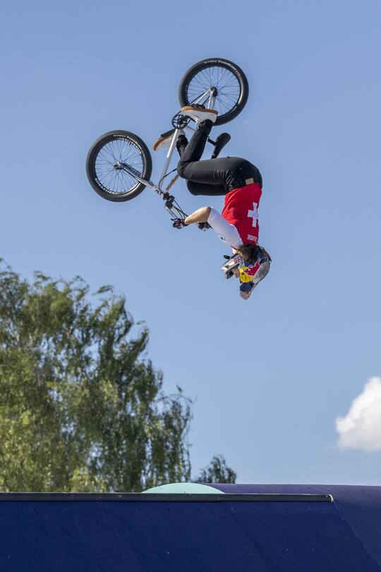 Switzerland's Nikita Ducarroz during the first heat of the women's final of the BMX Freestyle 2022 European Championships Munich at the Olympiaberg in Munich, Germany, on Friday, August 12, 2022. (KEYSTONE/Georgios Kefalas)