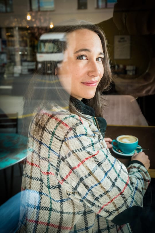 Schweizer Illustrierte Foto: Joseph Khakshouri 25.02.2022 Natascha Beller Portrait im Plüsch Caffé Bar Plüsch hat uns Erlaubnis zum shooter gegeben und gebeten das man sie erwähnt. Zürich (ZH)