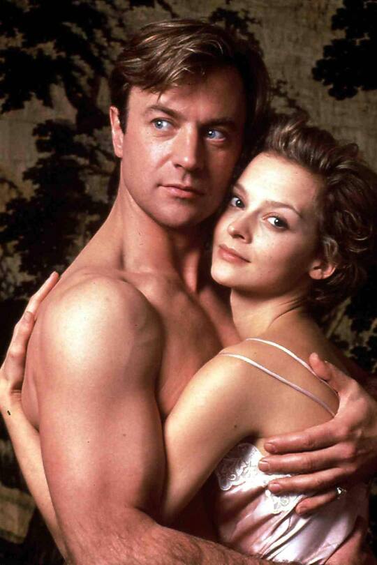 Christopher Villiers, Julie Cox Auch privat kommen Diana (Julie Cox) und James Hewitt (Christopher Villiers) sich naeher. 1996 UnitedArchives01361249Christopher Villiers Julie Cox too private come Diana Julie Cox and James Hewitt Christopher Villiers to closer 1996 UnitedArchives01361249