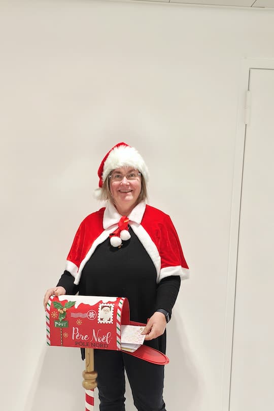 Ruth Crotta ist Weihnachts-Wichtel bei der Schweizerischen Post in Cadenazzo TI