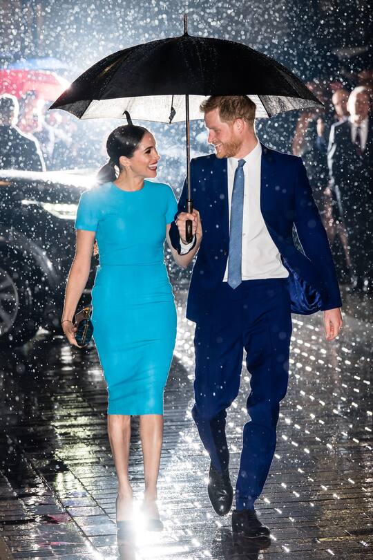 Meghan Markle meist gegoogeltes Outfit 2020 (Prinz Harry nur Beigemüse)