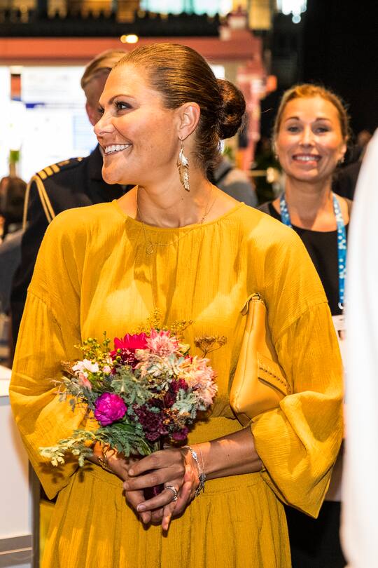 Victoria von Sweden trägt Dutt