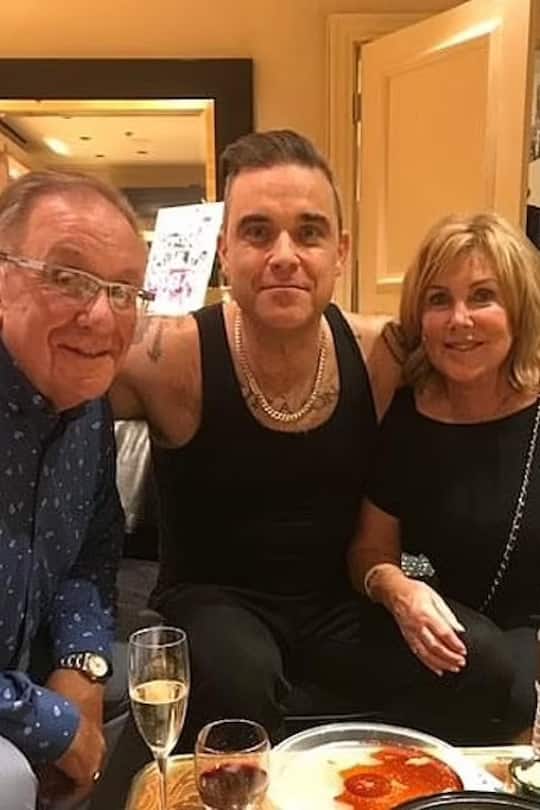 <p>Robbie Williams gemeinsam mit seinen Eltern Pete und Janet.</p>