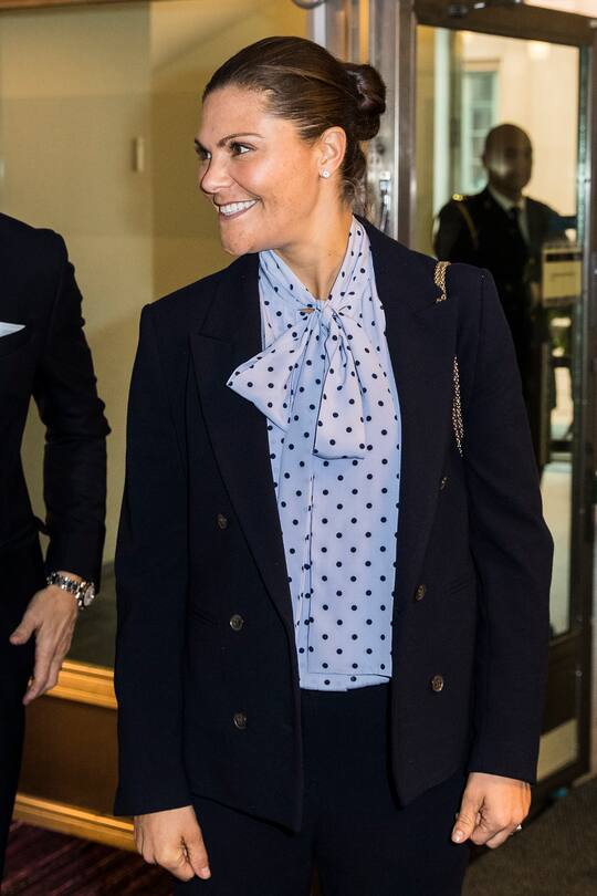 Victoria von Sweden trägt Dutt