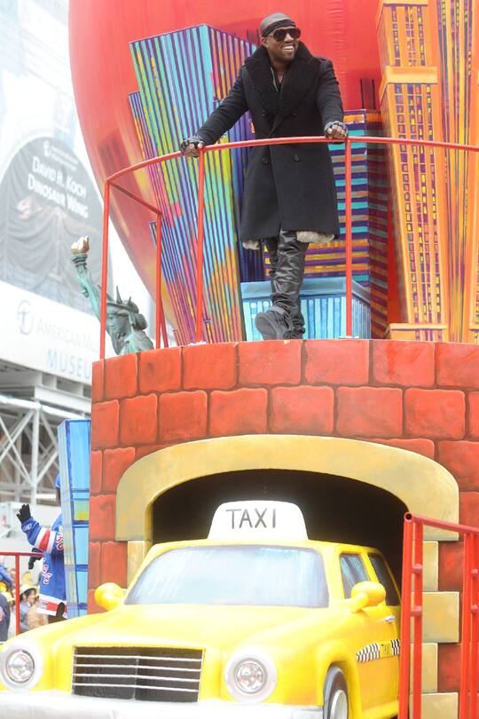 Stars an Thanksgiving 2010 Macy's Parade