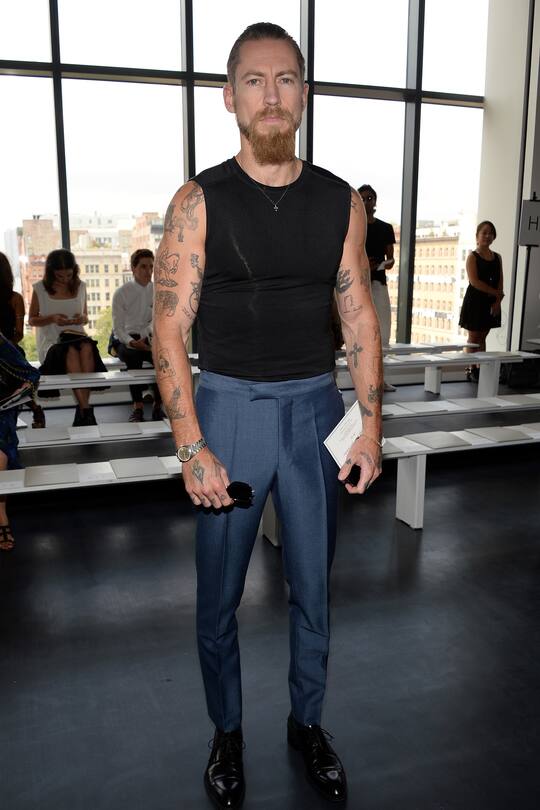 Justin O’Shea im Achselshirt