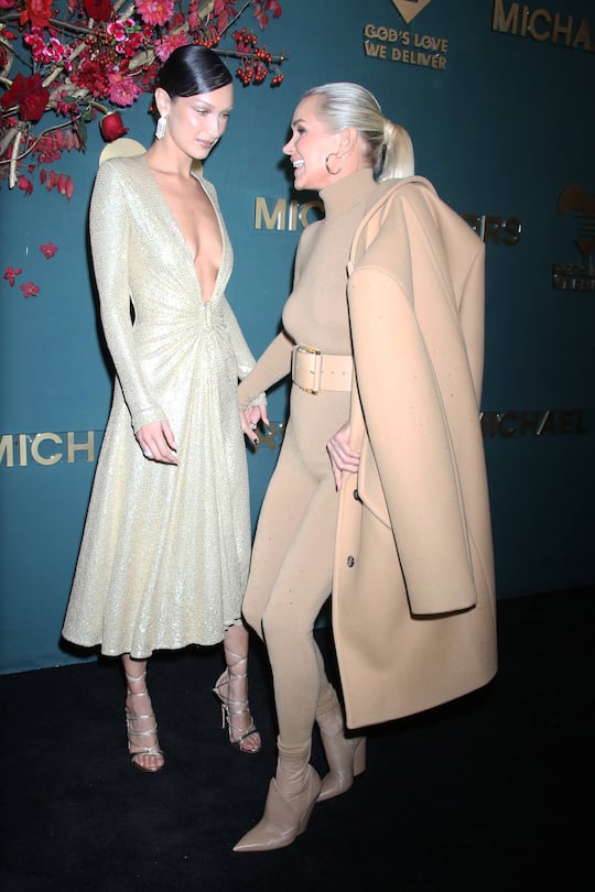 NEW YORK, NY - OCTOBER 17: Bella Hadid and Yolanda Hadid at the 16th annual God s Love We Deliver Golden Heart Awards at The Glasshouse on October 17, 2022 in New York City. PUBLICATIONxNOTxINxUSA Copyright: xRWx