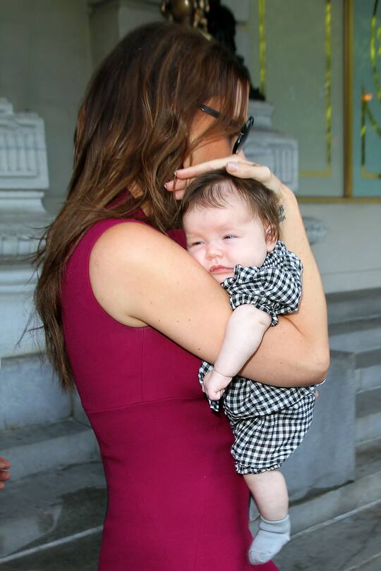Victoria Beckham und Baby Harper1