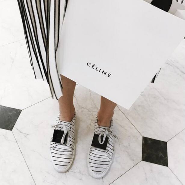 instaTrend Shoe-Selfie