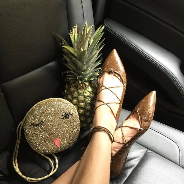 instaTrend Shoe-Selfie